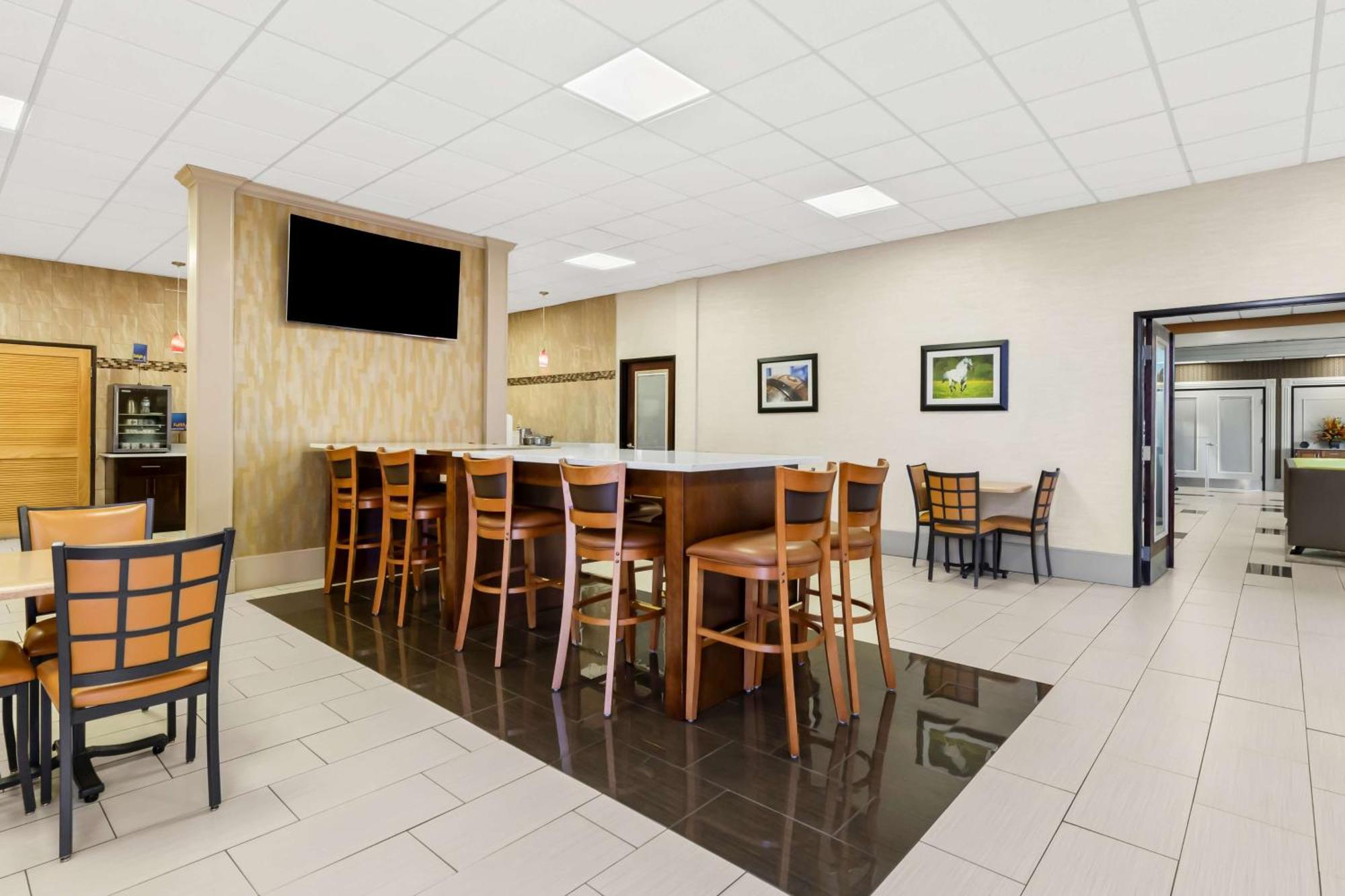 Best Western - Fayetteville Exterior photo
