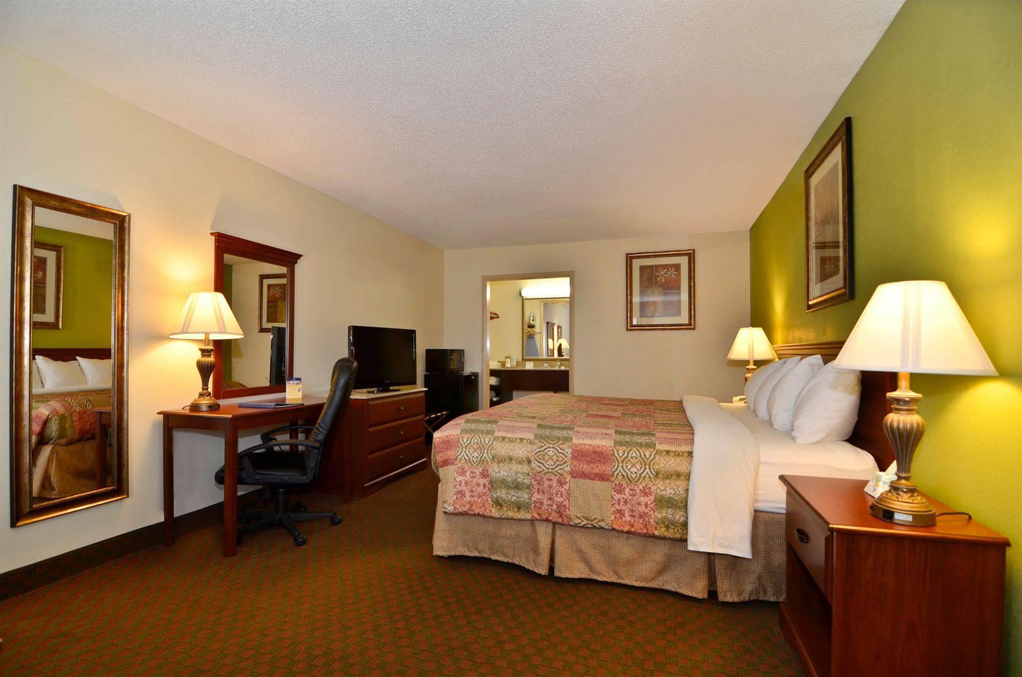 Best Western - Fayetteville Exterior photo